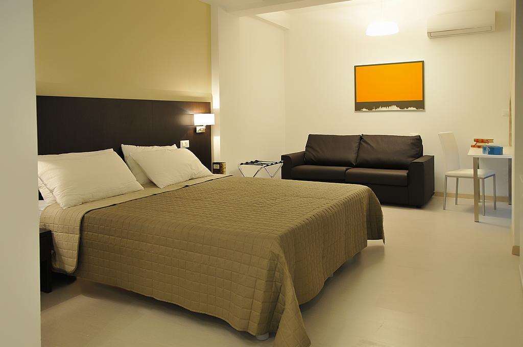 Le Stanze Sul Corso Bed and Breakfast Pescara Rum bild